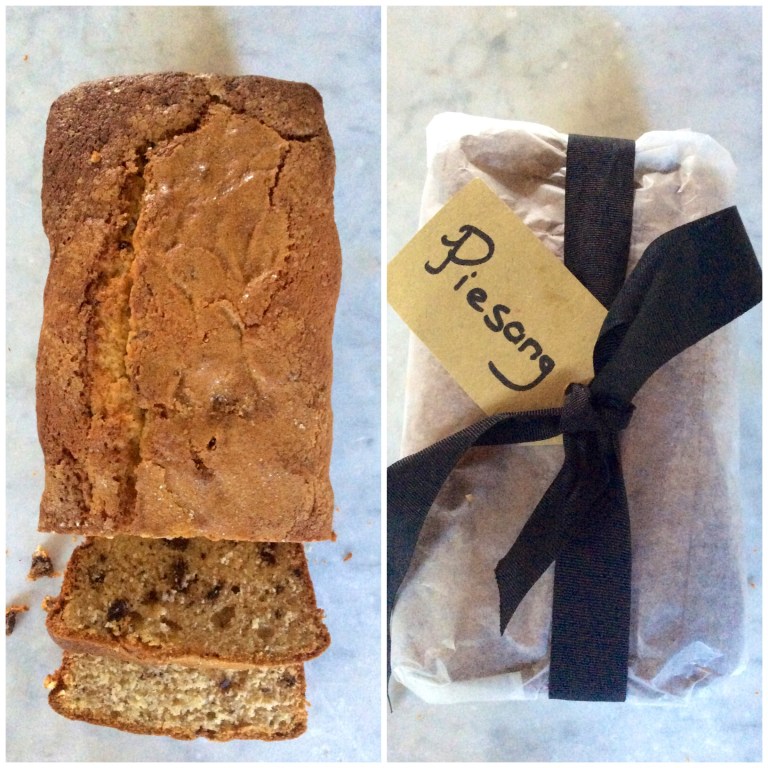 Ek bak gou piesangbrood om saam te vat vergadering toe. 