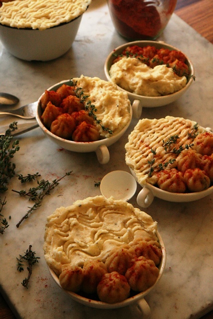 Ek speel herder met my pasteie 