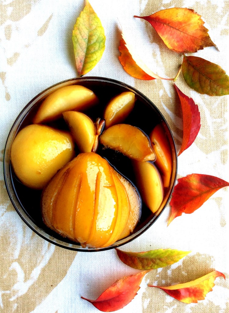 Pere in koffie en kardomom