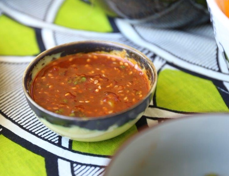 Van nou af is daar altyd 'n bakkie tuisgemaakte ssamsous in my yskas. Eet dit saam met alles. 