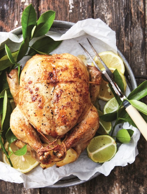 Arina se bros, goudbruin oondhoender word met geurige botter ingevryf. Foto: Myburgh Du Plessis 